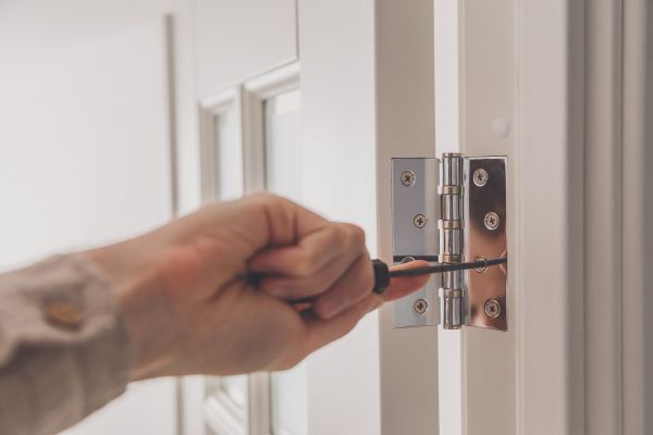 Hinge Repair in Sioux Falls