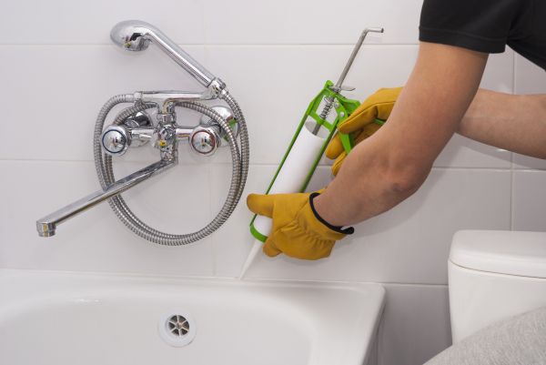 Bathtub Caulking in Sioux Falls
