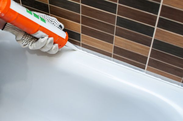 Bathtub Sealing in Sioux Falls
